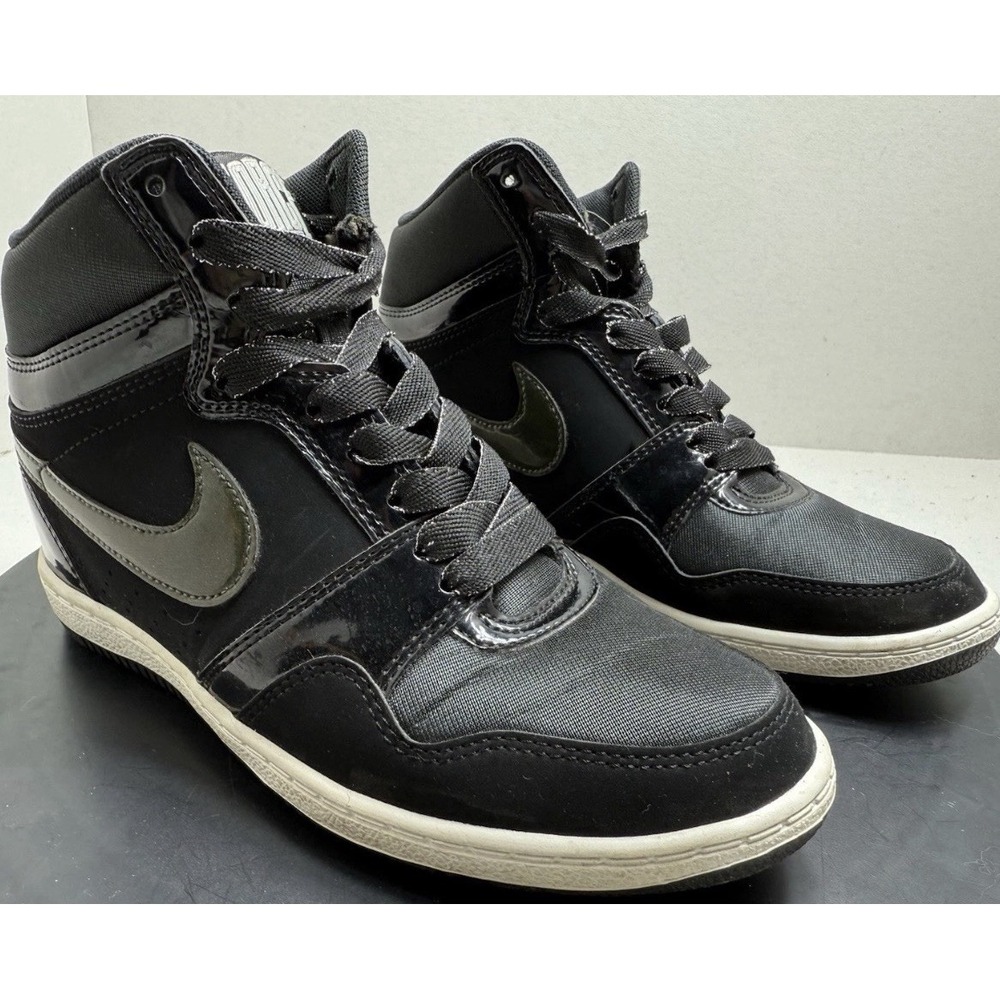 Nike Woman's 629746-001 Air ForceDunk Sky Hi Hidden Wedge HeelWomen's Size 7